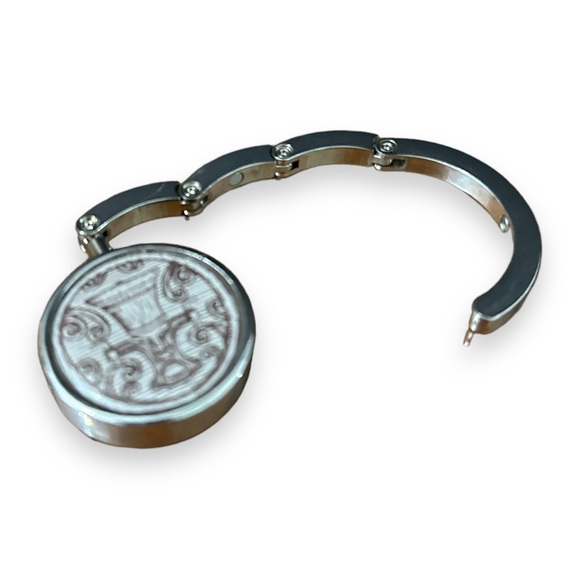 Foldable Purse Hanger - Picture 4 of 5